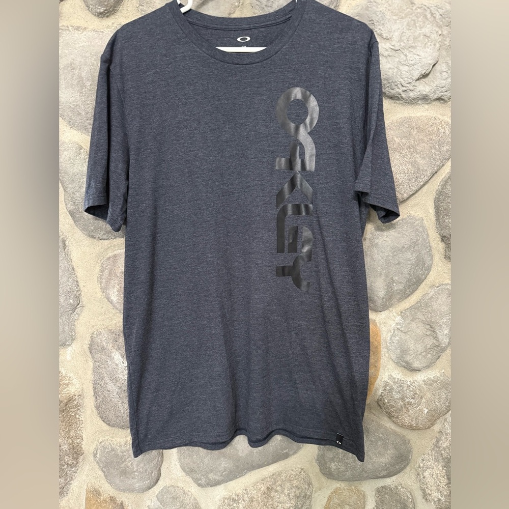 Oakley Vertical Logo Graphic Tee Dark Gray Size L NWOT